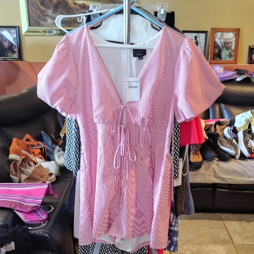 ❤️Women's Red And White Striped Romper NWT❤️